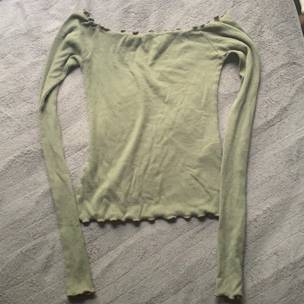 HOLLISTER-green crop long sleeve
